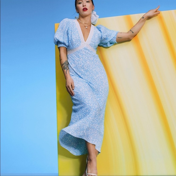 RIXO Blue and White Floral Puffed Sleeve Dress - Picture 2 of 12